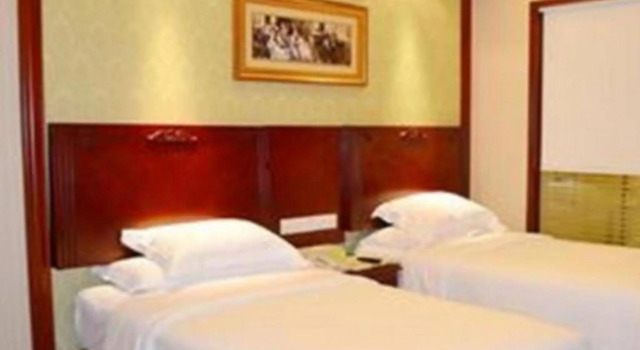 Vienna Hotel Shenzhen Longhua (Wanzhong City Branch), Rezerwuj Hotel Hotele w Shenzhen z parkingiem, Parking