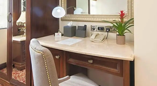 Номер Deluxe The George Street Hotel