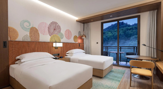 Двухместный номер Deluxe с балконом Hilton Garden Inn Jiuzhaigou