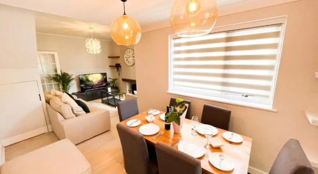 ***3 bedroom Home away from Home with BBQ grill***