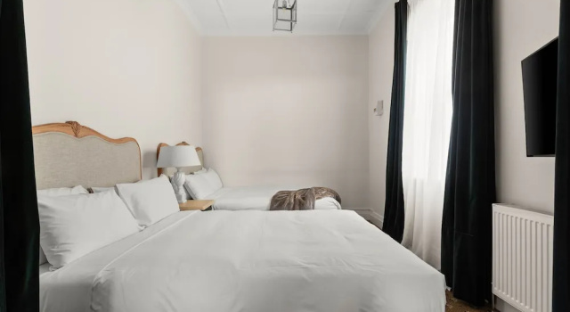 Люкс Deluxe The Robertson Hotel