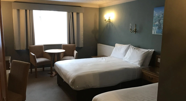 South Lawn Hotel