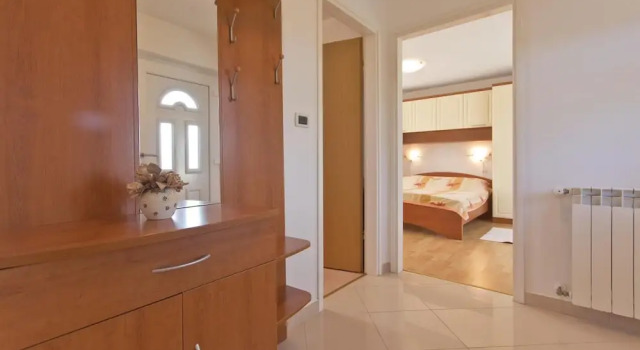 Awesome Home in Hrboki With Wifi and 3 Bedrooms, Book Hotel Hoteller i Hreljici med pool, Swimmingpool