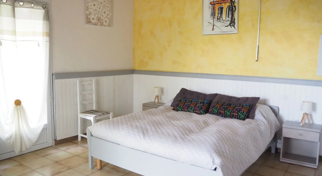 Provencal holiday home with private terrace, Bédoin