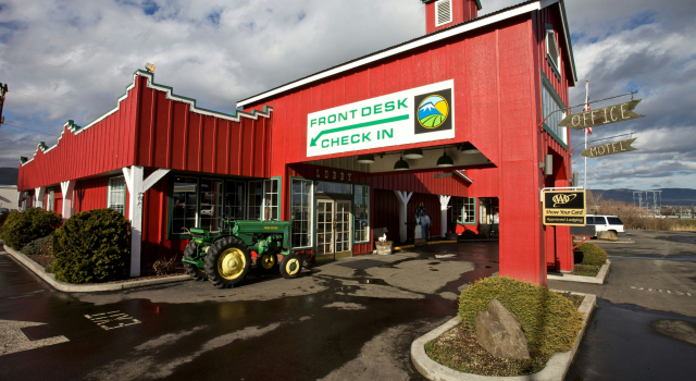 Cousin's Country Inn, Rezerwuj Hotel Hotele w Columbia River Gorge z parkingiem, Parking