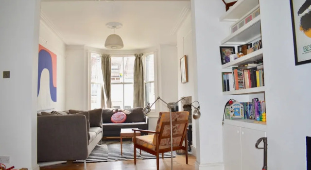 Spacious Family Home With Garden, Забронировать Отель Отели Исторического графства Суссекса с парковкой, Парковка