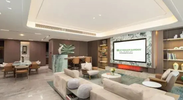 Люкс Ambassador Wyndham Garden Huai'An New City