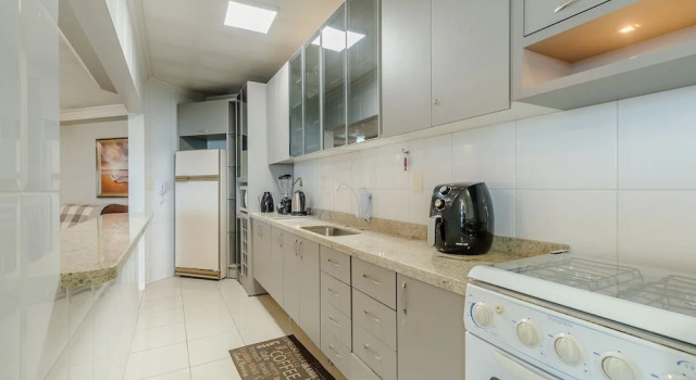 Sea View Apt w/ BBQ in Itapema Dnl0602