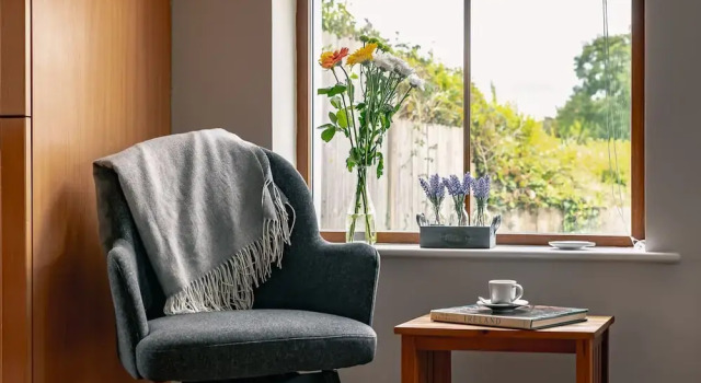 2 Bedroom Home in Kenmare With sea Views to Sleep 4