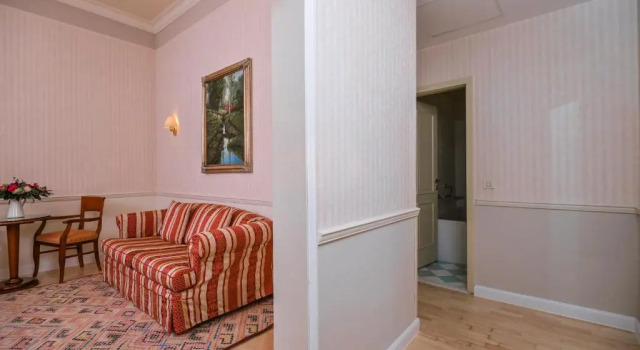 Полулюкс Hotel Continental