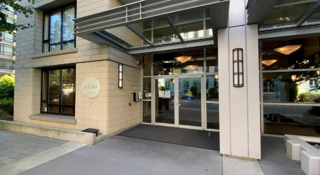 The Humboldt Hub - City Escape, Забронировать Отель Отели Виктории 3 звезды, рядом с Emily Carr Gallery, 3*
