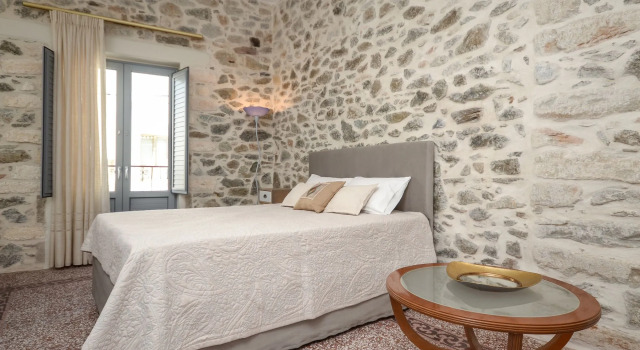 Naxos Center Houses