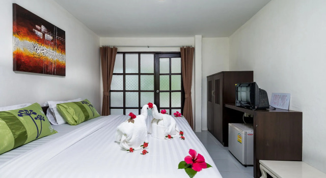 White house bailan resort, Забронировать Курортный отель Отели Чанг с бассейном, Бассейн
