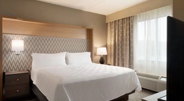 Одноместный люкс с видом на реку Holiday Inn Hotel & Suites Council Bluffs I-29 by IHG