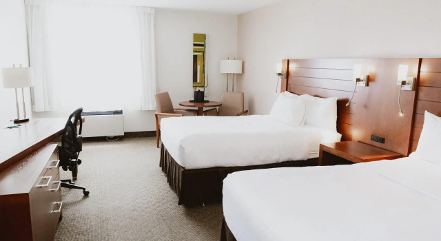 Четырёхместный номер Business Quality Inn Rouyn-Noranda