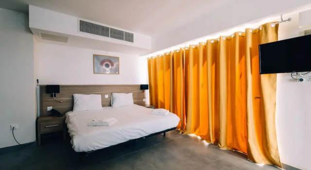 Двухместный номер с балконом Primera Hotel