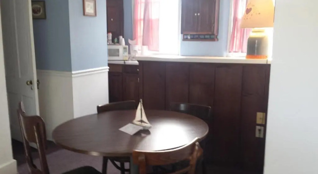 Коттедж Harbor Haus Inn & Suites