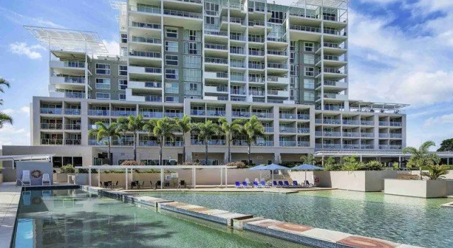 Кровать в общем номере с 2 комнатами Pelican Waters Golf Resort Sunshine Coast