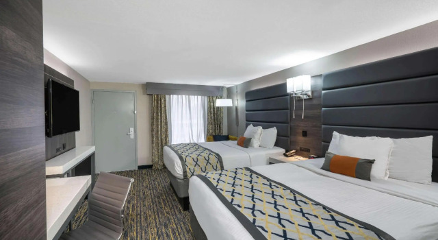 Четырёхместный номер Standard Baymont by Wyndham Murfreesboro