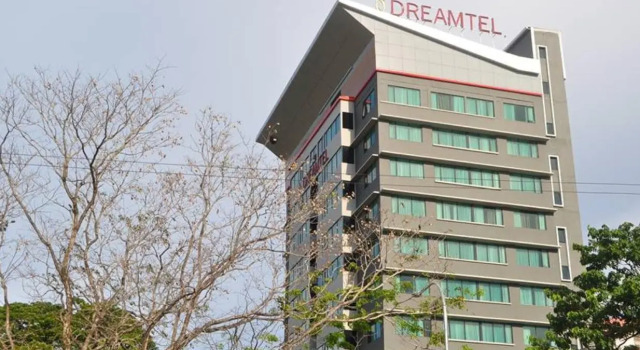 Кровать в общем номере Dreamtel Kota Kinabalu