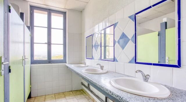 Кровать в общем номере Auberge de Fréjus Saint-Raphael - Hostel