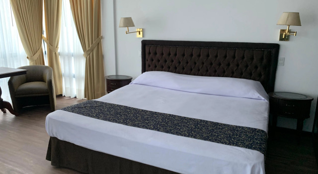 Hotel Monte Real, Забронировать Отель Отели в центре Мирафлореса, в центре, Парковка