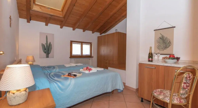 Апартаменты Lake View Apartments