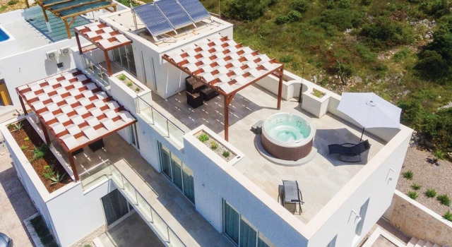 Amazing Home in Rogoznica with Hot Tub, Sauna & 3 Bedrooms, Buchen Sie Hotel Hotels in Gespanschaft Split-Dalmatien mit Pool, Schwimmbad