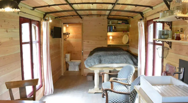 Cozy Mobile Home in Vresse-sur-semois With Terrace, Забронировать Дом для отпуска Врес-сюр-Семуа 