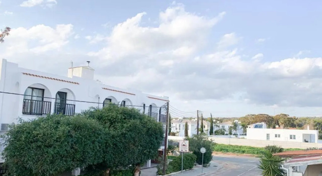 Spacious studio - short walk from Nissi beach!, Забронировать Апартаменты/квартира Отели Айия-Напа с парковкой, Парковка
