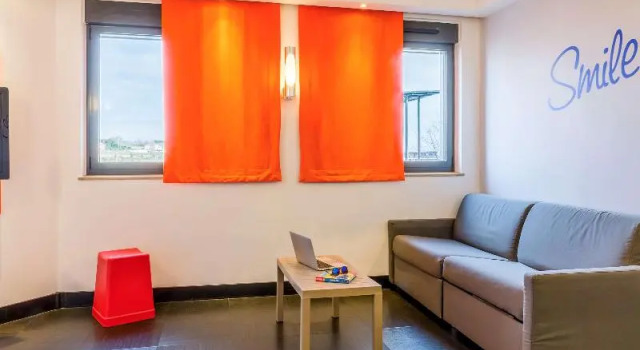 Люкс с 2 комнатами ibis Styles Romans-Valence Gare TGV