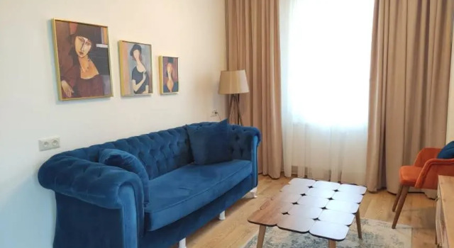 Apartment 76