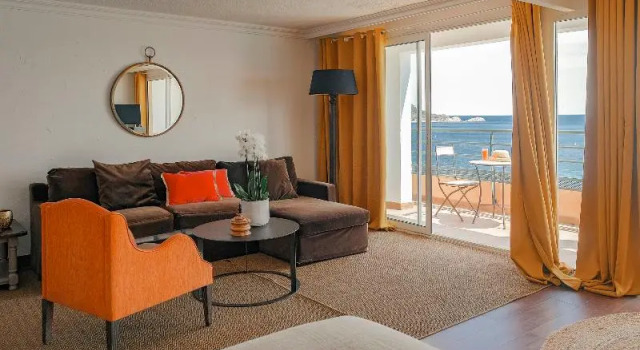 Трёхместный номер Standard с балконом и с видом на море Surplage Hôtel Cavalière