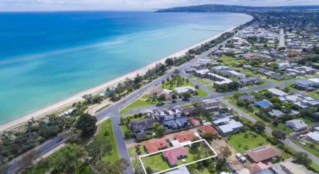 Soleil Sur La Mer - Dromana Beach, Book Hotel  