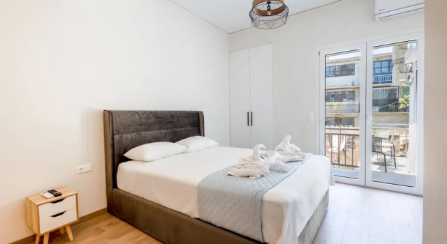 Spacious 3-bedroom Dual Apartment in City Centre