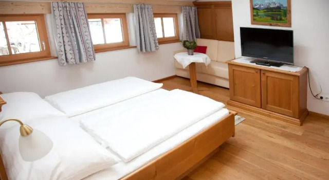 Filzenhof, Rezerwuj Hotel Hotele w Tyrol z parkingiem, Parking