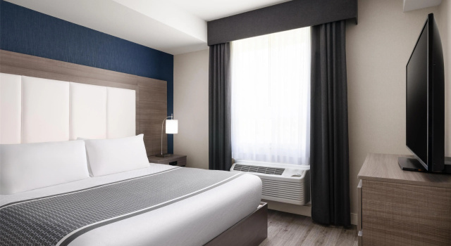 Двухместный люкс с балконом Best Western Plus Gateway to the Falls