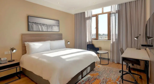 Protea Hotel Lusaka International Airport, Rezervovat Hotel Hotely v Lusaka Province s bazénem, Bazén