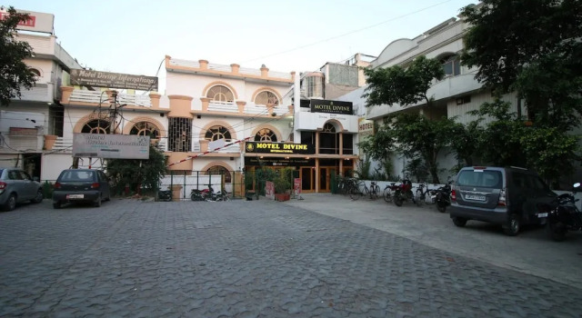 Motel Divine International, Rezervovat Motel Hotely v Uttarakhand se snídaní, Snídaně