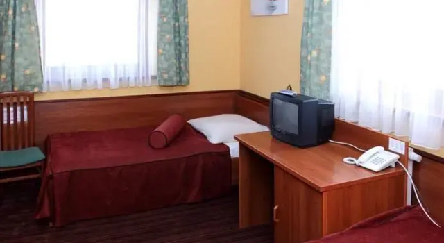 Hotel Tycjan, Забронировать Отель Отели в центре Милювка, в центре