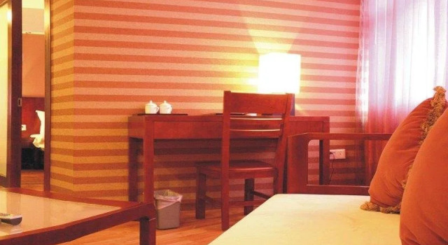 Phoenix Tree Business Hotel