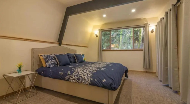 Midnight by Avantstay Remodeled Alpine Meadows A-frame