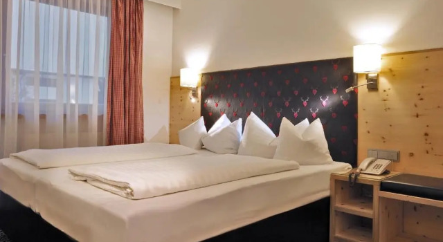 Двухместный номер Standard с балконом Hotel Tipotsch