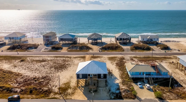 Коттедж Blue Jays - 2334 Bienville 4 Bedroom Home by RedAwning