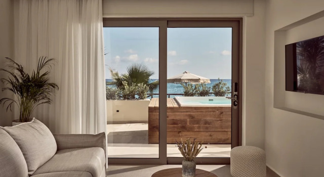 Полулюкс Цокольный этаж с балконом Windmill Bay Hotel