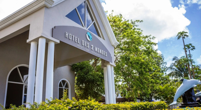 Hôtel Des 2 Mondes, Забронировать Отель Отели Мон-Шуази с завтраком, рядом с Mont Choisy Le Golf, Завтраки