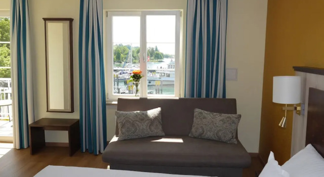 Семейный номер Deluxe с балконом и с видом на озеро Hotel & Gästehaus Seehof