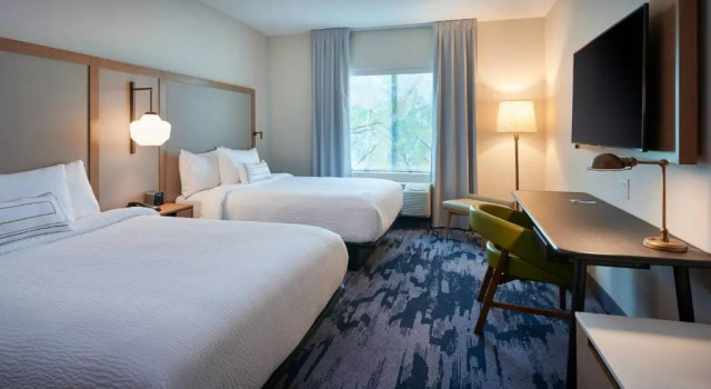 Четырёхместный номер Standard Fairfield Inn & Suites by Marriott Midland