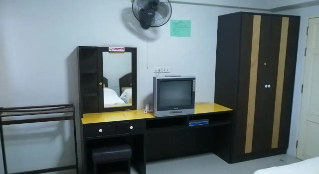 Charoen Apartment Hotel Trang, Забронировать Апартаменты/квартира Отели Южного Таиланда с парковкой, Парковка