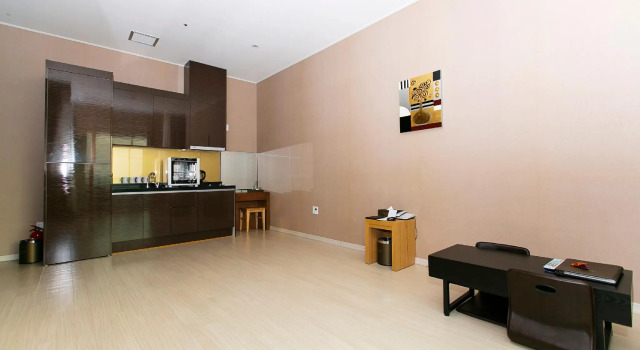 Rich Hotel